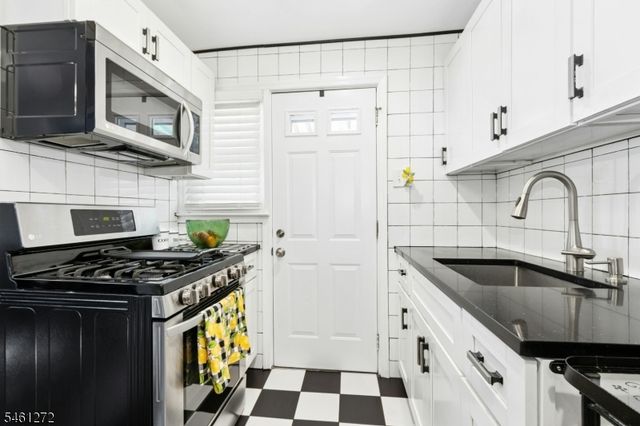 609 Arnett St, Elizabeth City, NJ 07202