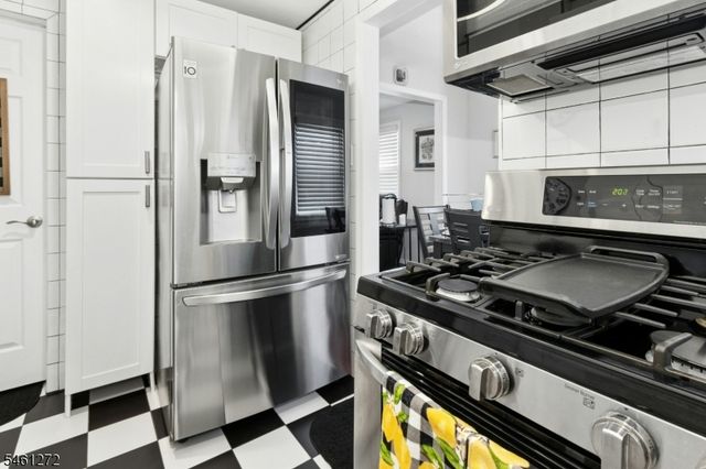 609 Arnett St, Elizabeth City, NJ 07202