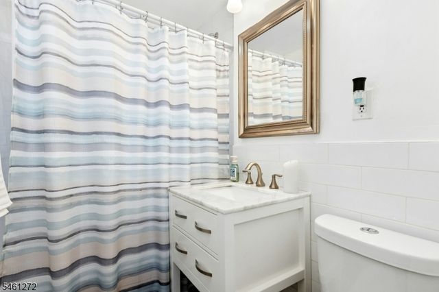 609 Arnett St, Elizabeth City, NJ 07202