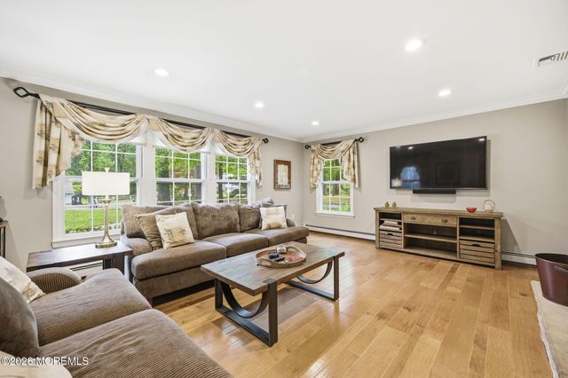 3 Warren Drive, Marlboro, NJ 07746