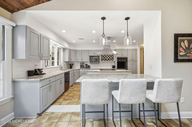 3 Warren Drive, Marlboro, NJ 07746