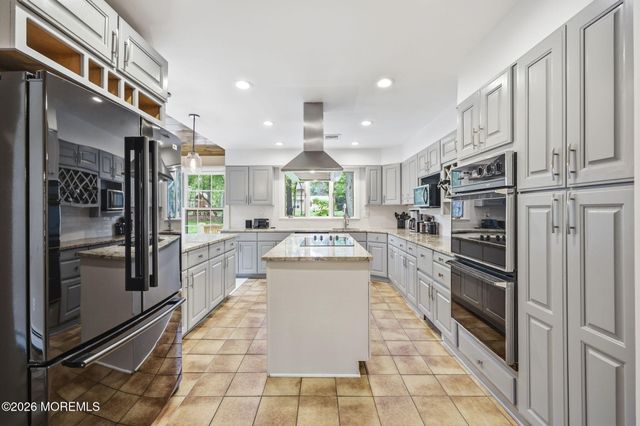 3 Warren Drive, Marlboro, NJ 07746