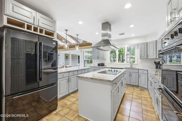 3 Warren Drive, Marlboro, NJ 07746
