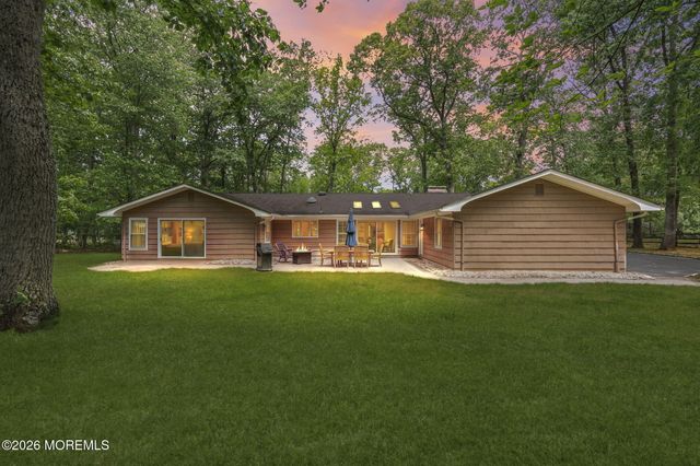 3 Warren Drive, Marlboro, NJ 07746