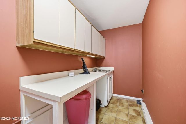 3 Warren Drive, Marlboro, NJ 07746