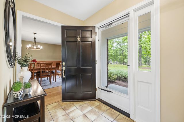 3 Warren Drive, Marlboro, NJ 07746