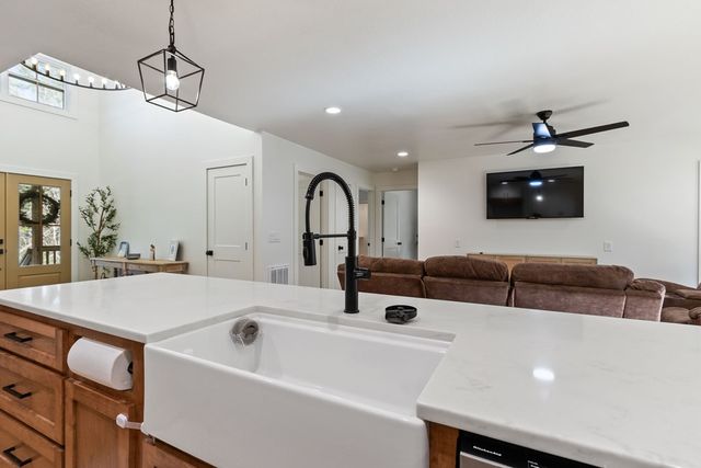 7373 Hwy 325, Blairsville, GA 30512