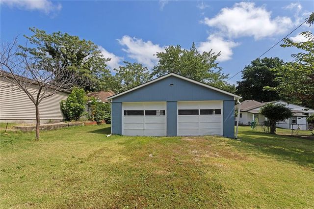 724 N Osage Street, Independence, MO 64050