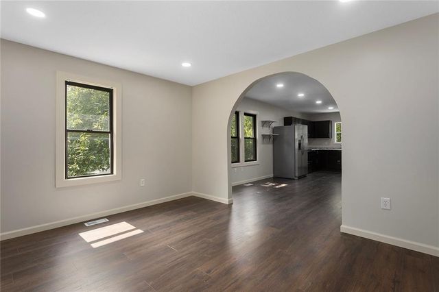 724 N Osage Street, Independence, MO 64050