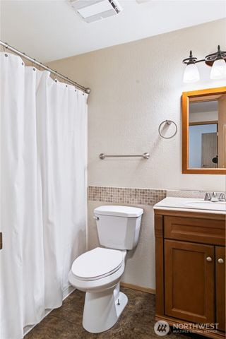 6105 Carmel Lane SE, Lacey, WA 98503