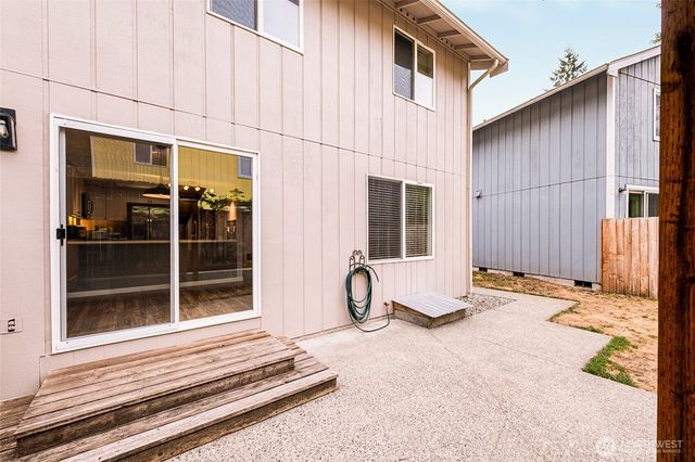 6105 Carmel Lane SE, Lacey, WA 98503