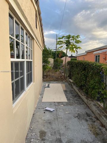 1840 NE 174th Street 1, North Miami Beach, FL 33162