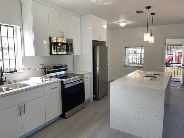 1840 NE 174th Street 1, North Miami Beach, FL 33162