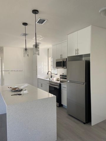 1840 NE 174th Street 1, North Miami Beach, FL 33162