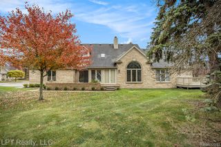 16905 Boulder Way, Macomb Township, MI 48042