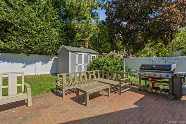 39 Marlin Lane, Port Washington, NY 11050