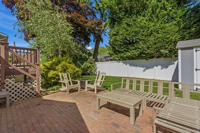 39 Marlin Lane, Port Washington, NY 11050