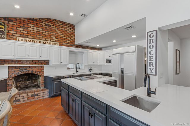 39 Marlin Lane, Port Washington, NY 11050
