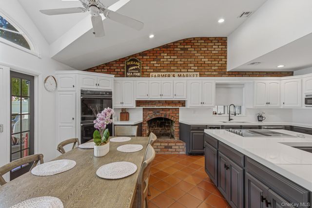 39 Marlin Lane, Port Washington, NY 11050