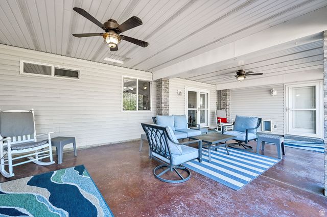 3139 N PELICAN DR, Farr West, UT 84404