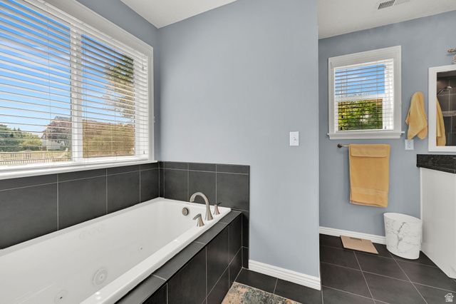 3139 N PELICAN DR, Farr West, UT 84404