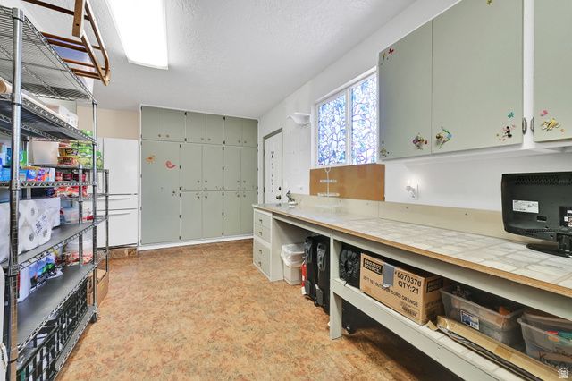 3139 N PELICAN DR, Farr West, UT 84404