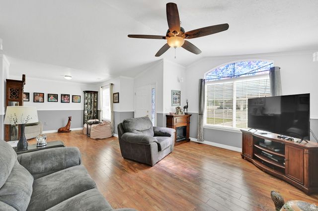 3139 N PELICAN DR, Farr West, UT 84404