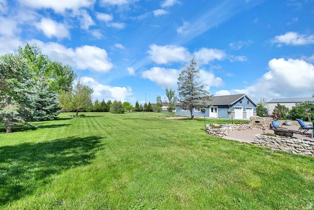 3139 N PELICAN DR, Farr West, UT 84404