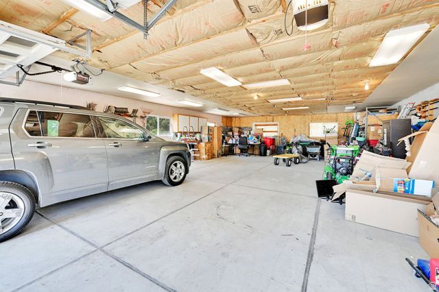 3139 N PELICAN DR, Farr West, UT 84404