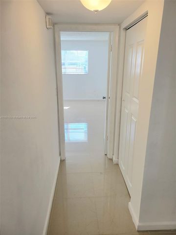 3600 NW 21st St 111, Lauderdale Lakes, FL 33311