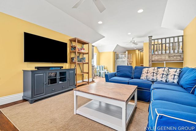 2817 Lakeshore Drive, Fennville, MI 49408