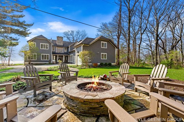 2817 Lakeshore Drive, Fennville, MI 49408