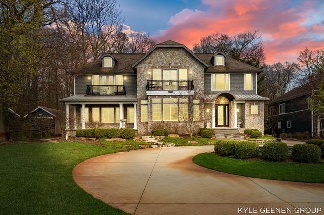 2817 Lakeshore Drive, Fennville, MI 49408