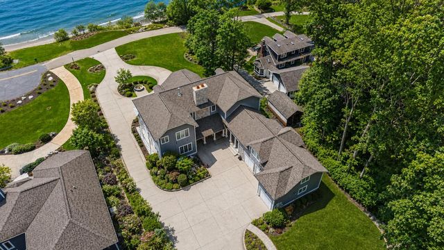 2817 Lakeshore Drive, Fennville, MI 49408