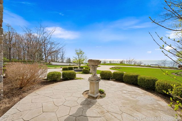 2817 Lakeshore Drive, Fennville, MI 49408