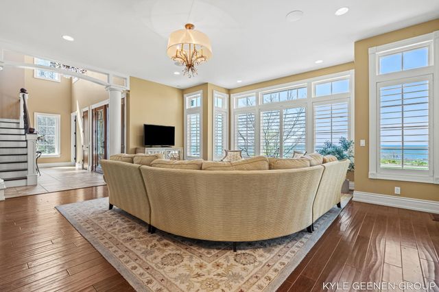 2817 Lakeshore Drive, Fennville, MI 49408