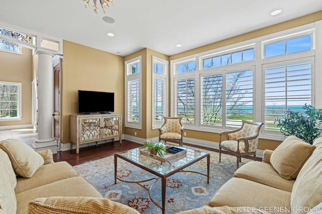 2817 Lakeshore Drive, Fennville, MI 49408