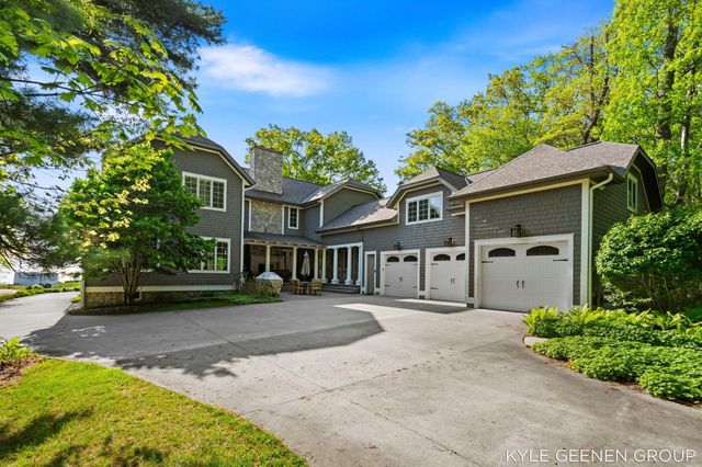 2817 Lakeshore Drive, Fennville, MI 49408