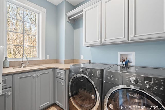 2817 Lakeshore Drive, Fennville, MI 49408