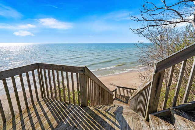 2817 Lakeshore Drive, Fennville, MI 49408