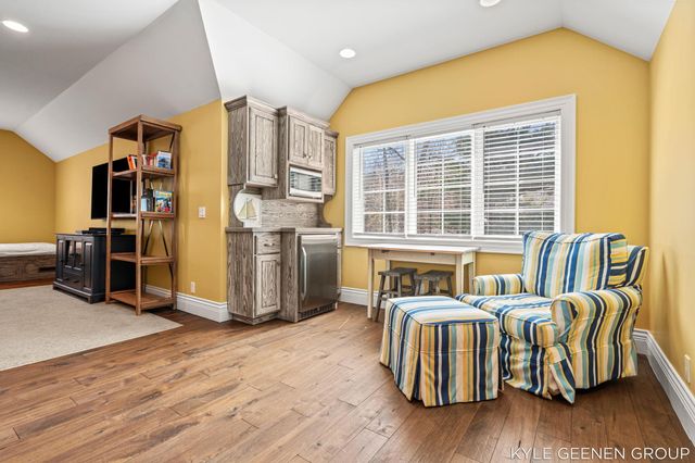 2817 Lakeshore Drive, Fennville, MI 49408
