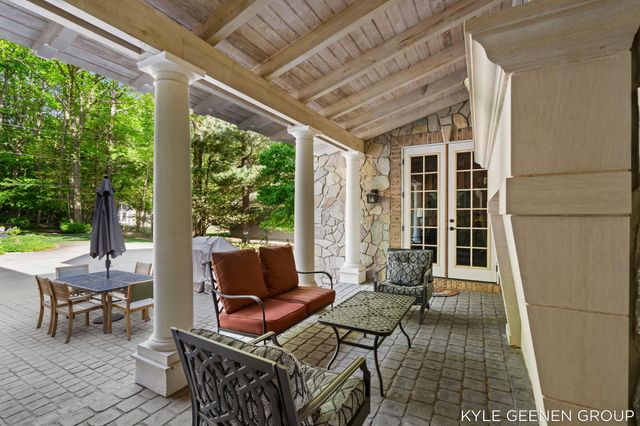 2817 Lakeshore Drive, Fennville, MI 49408