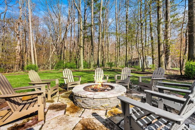 2817 Lakeshore Drive, Fennville, MI 49408