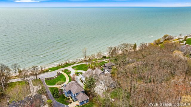 2817 Lakeshore Drive, Fennville, MI 49408