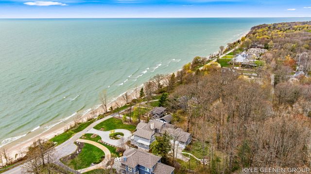 2817 Lakeshore Drive, Fennville, MI 49408