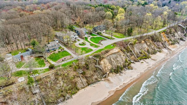 2817 Lakeshore Drive, Fennville, MI 49408
