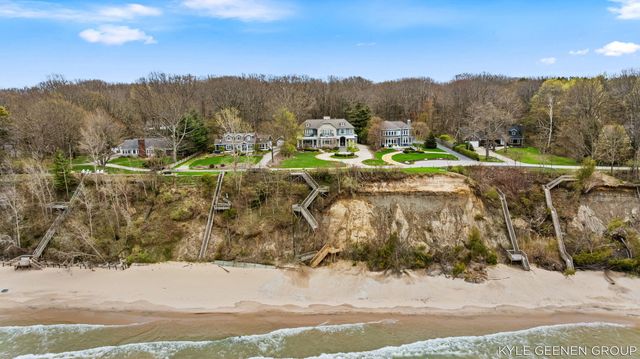 2817 Lakeshore Drive, Fennville, MI 49408