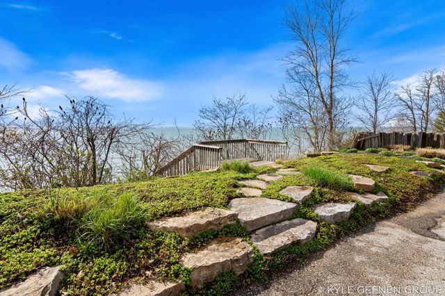 2817 Lakeshore Drive, Fennville, MI 49408