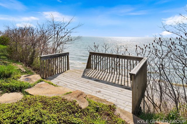 2817 Lakeshore Drive, Fennville, MI 49408