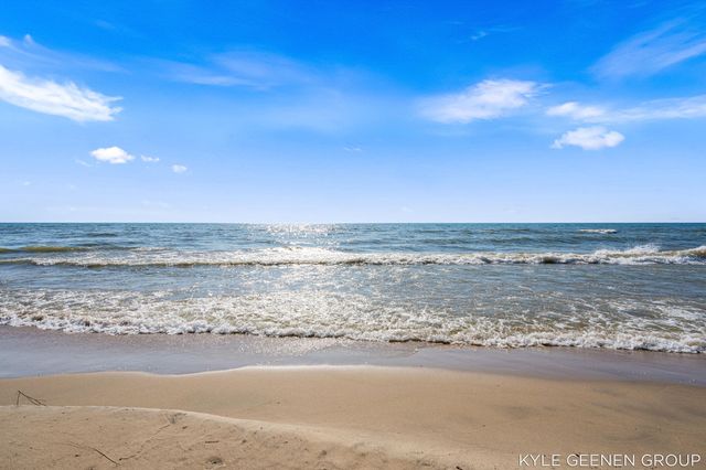 2817 Lakeshore Drive, Fennville, MI 49408